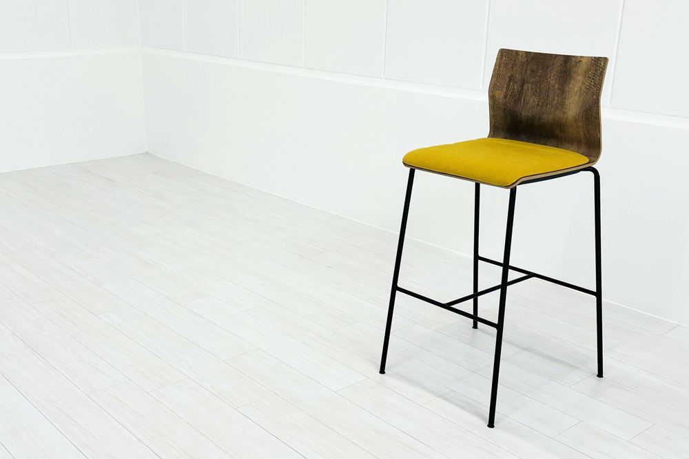 オカムラ Alt Piazza(アルトピアッツァ)シリーズ 中古 ミーティングチェア ハイチェア 中古オフィス家具 カフェチェア 多目的チェアの画像