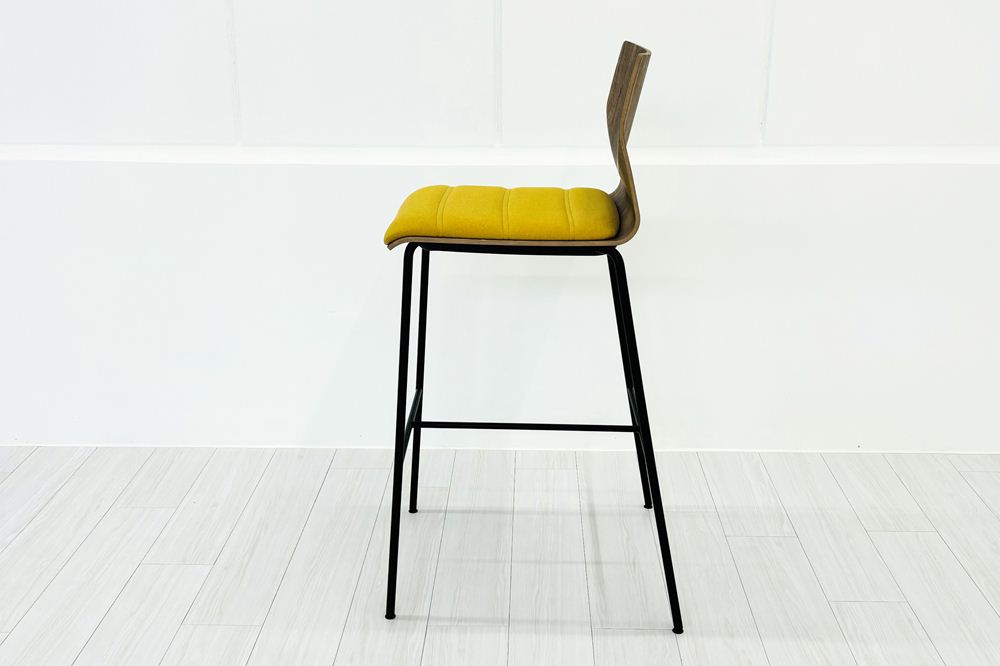 オカムラ Alt Piazza(アルトピアッツァ)シリーズ 中古 ミーティングチェア ハイチェア 中古オフィス家具 カフェチェア 多目的チェアの画像
