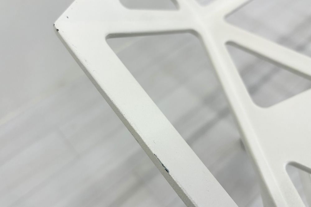 【4脚セット】MAGIS Stool_One Konstantin Grcic 中古 マジス スツールワン コンスタンチン・グルチッチ ミーティングチェア 中古オフィス家具 ホワイト系色の画像