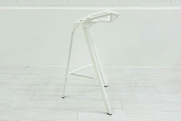 【4脚セット】MAGIS Stool_One Konstantin Grcic 中古 マジス スツールワン コンスタンチン・グルチッチ ミーティングチェア 中古オフィス家具 ホワイト系色の画像
