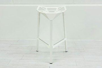 【4脚セット】MAGIS Stool_One Konstantin Grcic 中古 マジス スツールワン コンスタンチン・グルチッチ ミーティングチェア 中古オフィス家具 ホワイト系色の画像