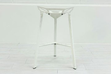 【4脚セット】MAGIS Stool_One Konstantin Grcic 中古 マジス スツールワン コンスタンチン・グルチッチ ミーティングチェア 中古オフィス家具 ホワイト系色の画像