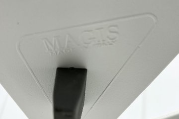 【4脚セット】MAGIS Stool_One Konstantin Grcic 中古 マジス スツールワン コンスタンチン・グルチッチ ミーティングチェア 中古オフィス家具 ホワイト系色の画像