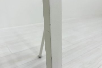 【4脚セット】MAGIS Stool_One Konstantin Grcic 中古 マジス スツールワン コンスタンチン・グルチッチ ミーティングチェア 中古オフィス家具 ホワイト系色の画像