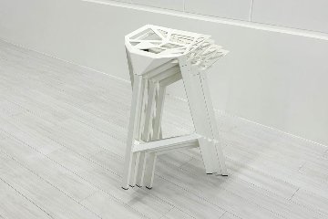 【4脚セット】MAGIS Stool_One Konstantin Grcic 中古 マジス スツールワン コンスタンチン・グルチッチ ミーティングチェア 中古オフィス家具 ホワイト系色の画像