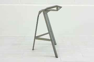 【4脚セット】MAGIS Stool_One Konstantin Grcic 中古 マジス スツールワン コンスタンチン・グルチッチ ミーティングチェア 中古オフィス家具 グレー系色の画像