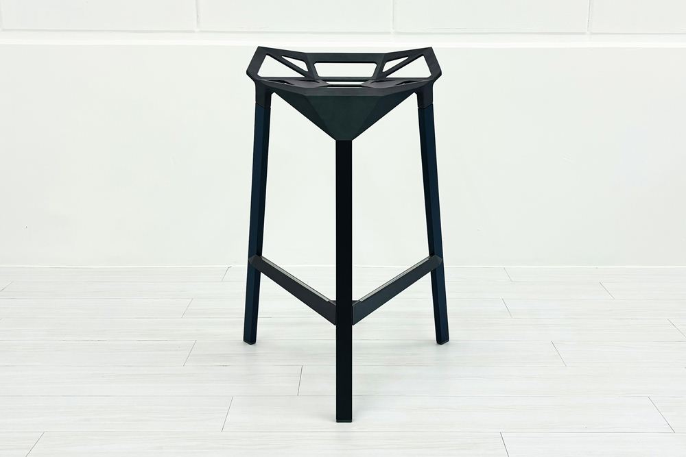 【4脚セット】MAGIS Stool_One Konstantin Grcic 中古 マジス スツールワン コンスタンチン・グルチッチ ミーティングチェア 中古オフィス家具 ダークグレー系色の画像
