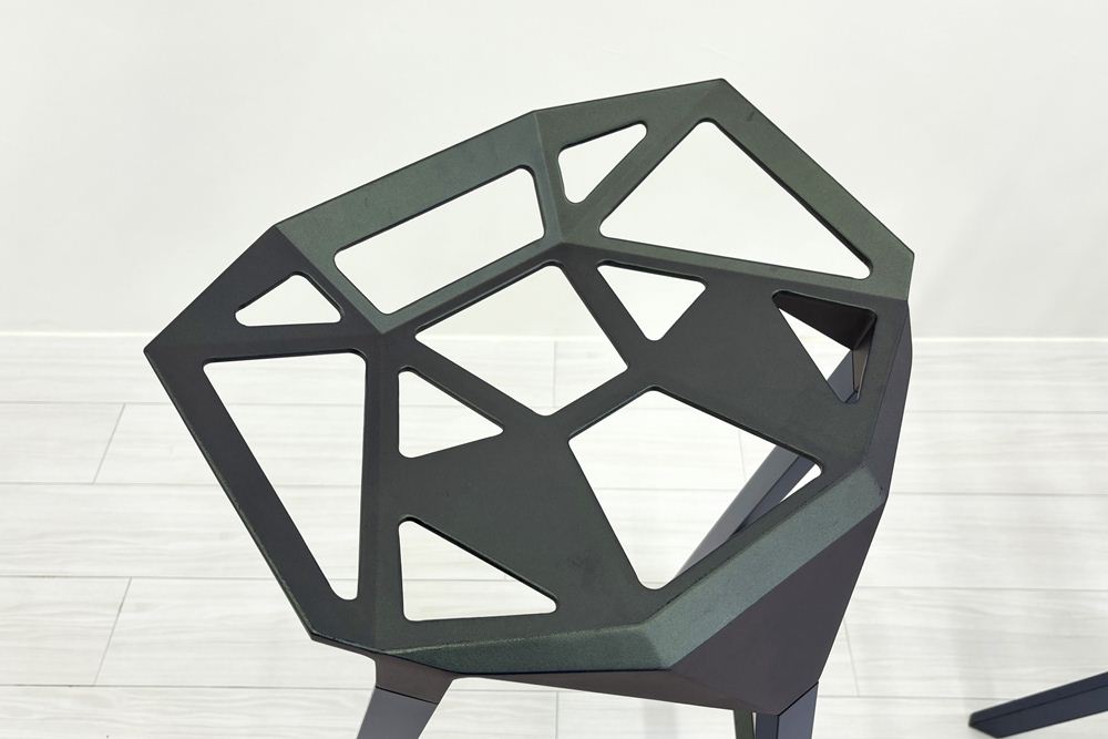 【4脚セット】MAGIS Stool_One Konstantin Grcic 中古 マジス スツールワン コンスタンチン・グルチッチ ミーティングチェア 中古オフィス家具 ダークグレー系色の画像