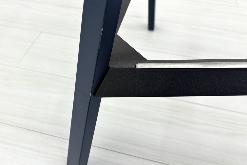 【4脚セット】MAGIS Stool_One Konstantin Grcic 中古 マジス スツールワン コンスタンチン・グルチッチ ミーティングチェア 中古オフィス家具 ダークグレー系色の画像