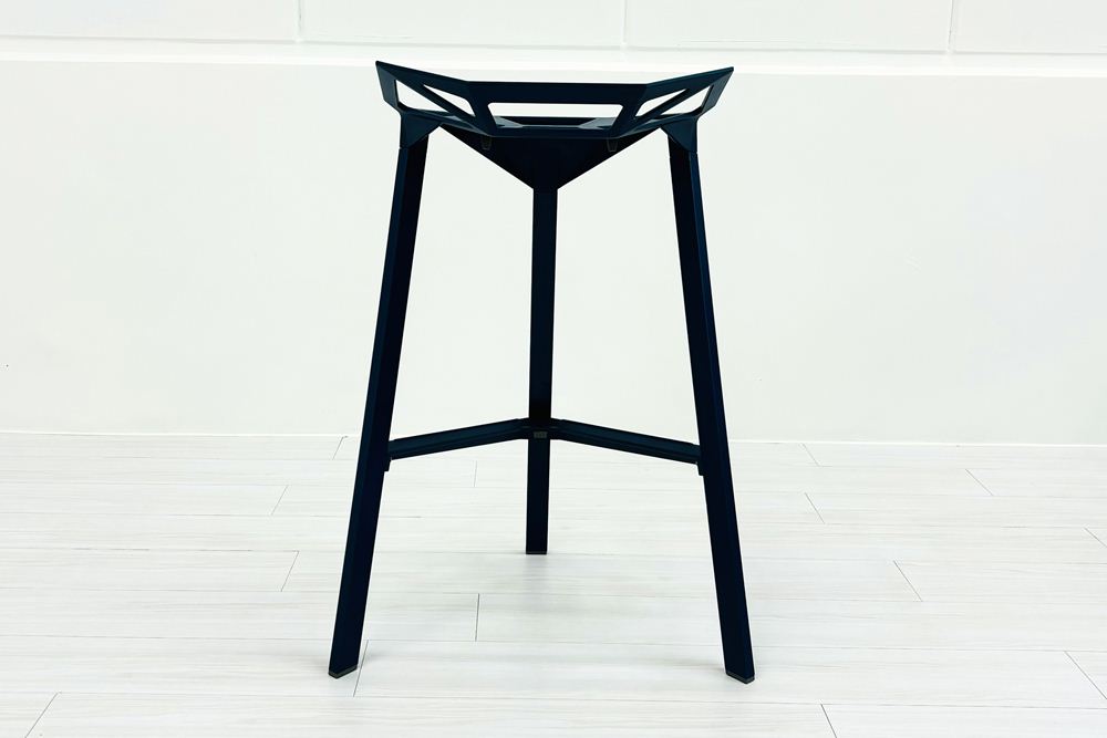 【4脚セット】MAGIS Stool_One Konstantin Grcic 中古 マジス スツールワン コンスタンチン・グルチッチ ミーティングチェア 中古オフィス家具 ブルー系色の画像