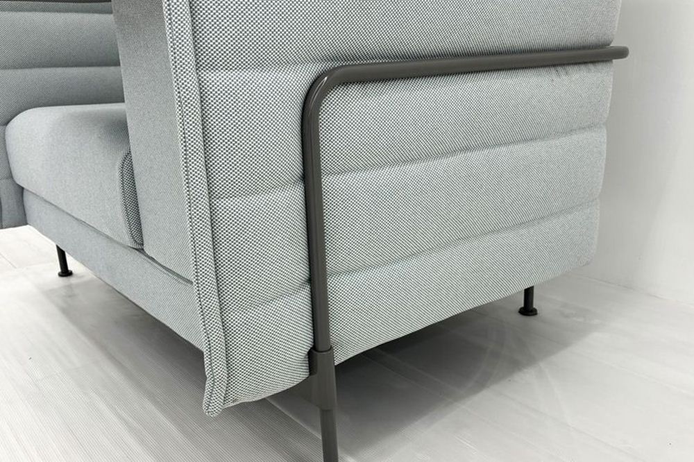 ヴィトラ アルコーヴソファ 中古 Vitra Alcove sofa ハイバックソファ ワークブース 中古オフィス家具 1240/960/1370 ライトブルー系色の画像
