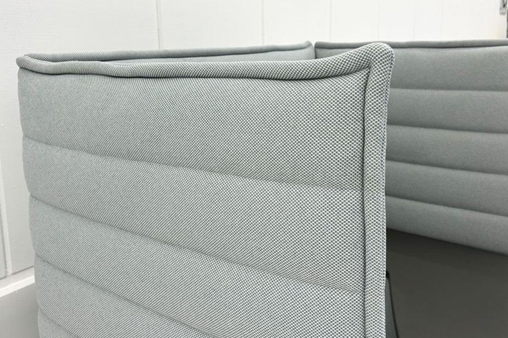 ヴィトラ アルコーヴソファ 中古 Vitra Alcove sofa ハイバックソファ ワークブース 中古オフィス家具 1240/960/1370 ライトブルー系色の画像