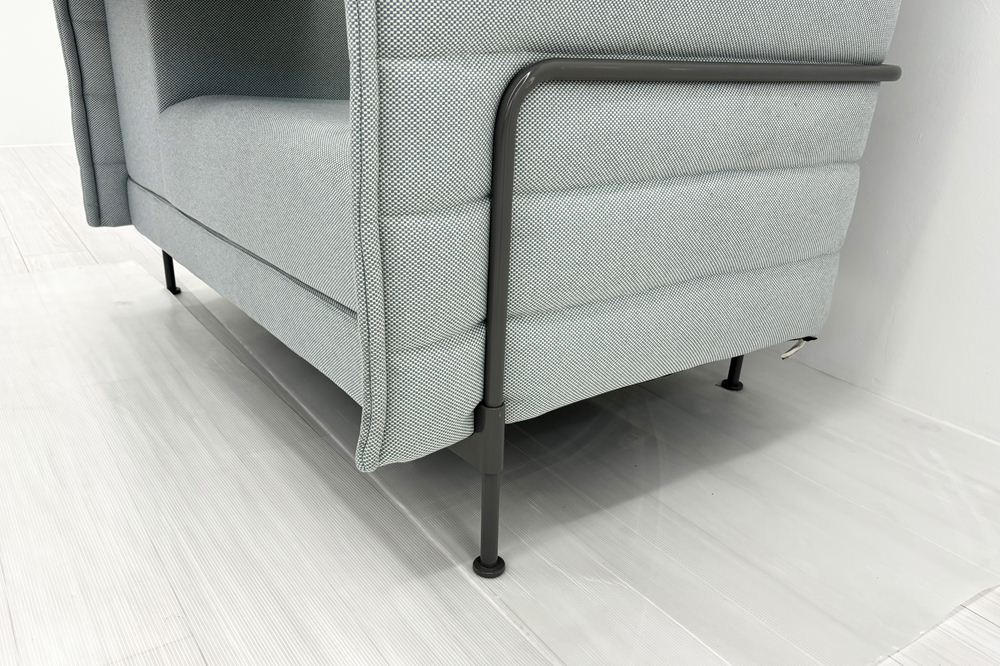 ヴィトラ アルコーヴソファ 中古 Vitra Alcove sofa ハイバックソファ ワークブース 中古オフィス家具 1240/960/1370 ライトブルー系色の画像