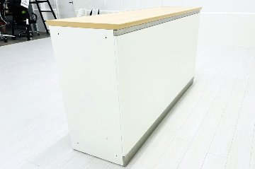 演台 インフォメーションカウンター 中古 オカムラ 受付カウンター 中古オフィス家具 ハイカウンター 1880/520/980の画像