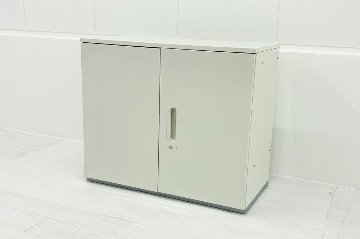 2段両開き書庫 スチール書庫 中古 キャビネット プラス 収納家具 L-6 ホワイト 中古オフィス家具 シリンダー錠 900/450/765の画像