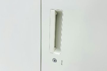 2段両開き書庫 スチール書庫 中古 キャビネット プラス 収納家具 L-6 ホワイト 中古オフィス家具 シリンダー錠 900/450/765の画像