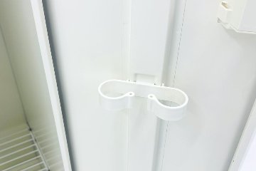 オカムラ FZロッカー 3人用ロッカー スチールロッカー 中古 縦長ロッカーオフィス収納 中古オフィス家具 シリンダー錠 ホワイト 900/515/1790の画像