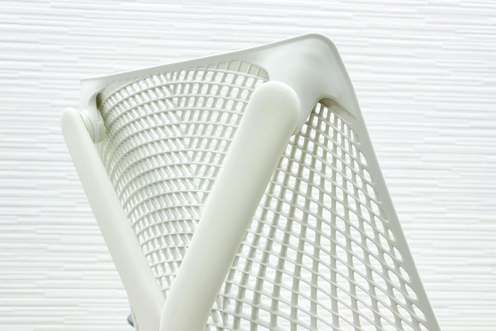 【未開封未使用品】 ハーマンミラー セイルチェア ミドルバック 中古 Herman Miller SAYL Chair 中古オフィス家具 可動肘 グレーの画像