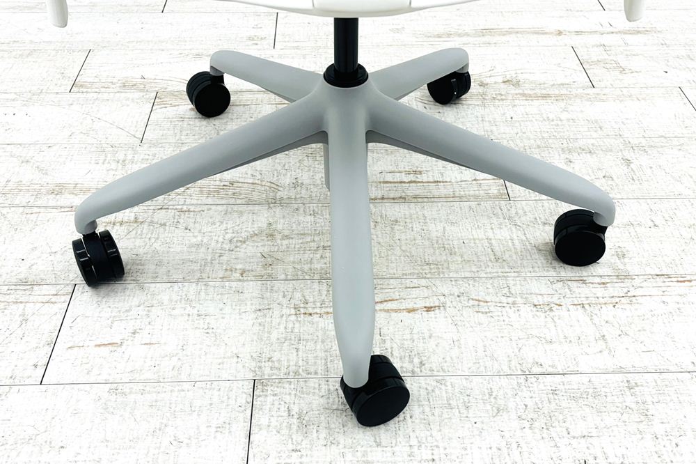 【未開封未使用品】 ハーマンミラー セイルチェア ミドルバック 中古 Herman Miller SAYL Chair 中古オフィス家具 可動肘 グレーの画像