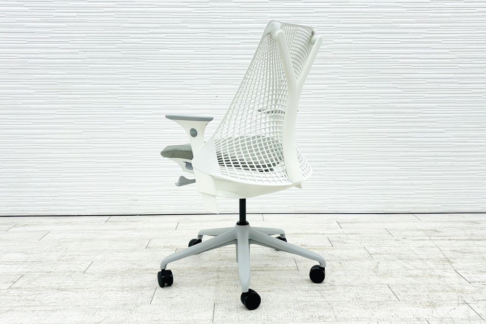 【未開封未使用品】 ハーマンミラー セイルチェア ミドルバック 中古 Herman Miller SAYL Chair 中古オフィス家具 可動肘 グレーの画像