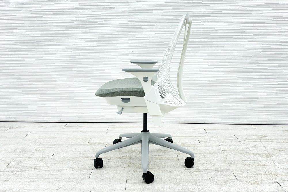【未開封未使用品】 ハーマンミラー セイルチェア ミドルバック 中古 Herman Miller SAYL Chair 中古オフィス家具 可動肘 グレーの画像