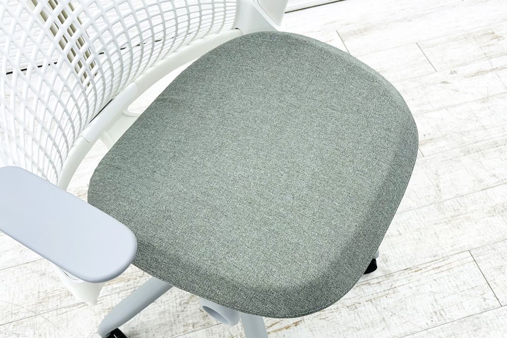 【未開封未使用品】 ハーマンミラー セイルチェア ミドルバック 中古 Herman Miller SAYL Chair 中古オフィス家具 可動肘 グレーの画像