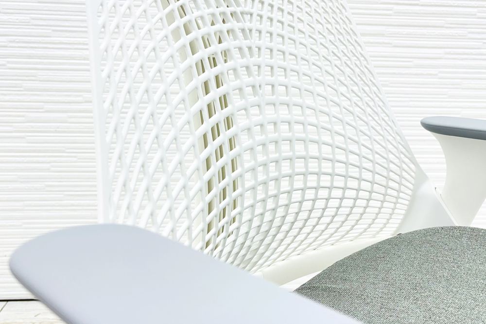 【未開封未使用品】 ハーマンミラー セイルチェア ミドルバック 中古 Herman Miller SAYL Chair 中古オフィス家具 可動肘 グレーの画像