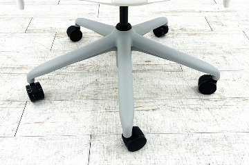 【未開封未使用品】 ハーマンミラー セイルチェア ミドルバック 中古 Herman Miller SAYL Chair 中古オフィス家具 可動肘 グレーの画像