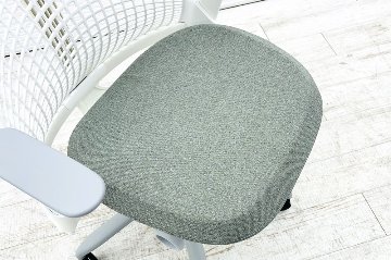 【未開封未使用品】 ハーマンミラー セイルチェア ミドルバック 中古 Herman Miller SAYL Chair 中古オフィス家具 可動肘 グレーの画像