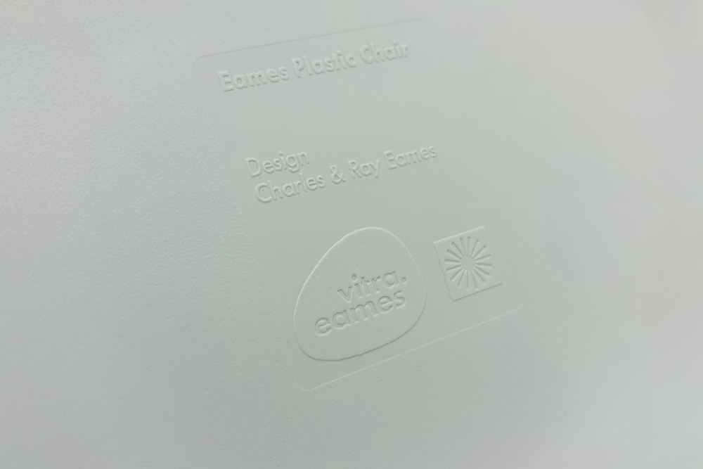 Vitra Eames ヴィトラ イームズチェア 中古 プラスチックチェア Hベース ホワイトの画像