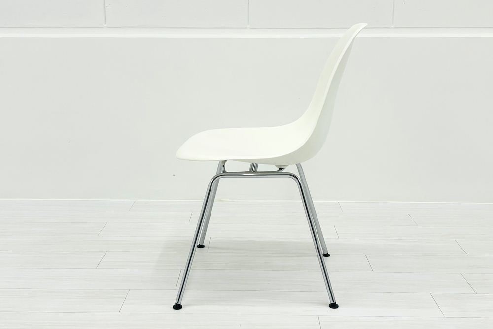Vitra Eames ヴィトラ イームズチェア 中古 プラスチックチェア Hベース ホワイトの画像