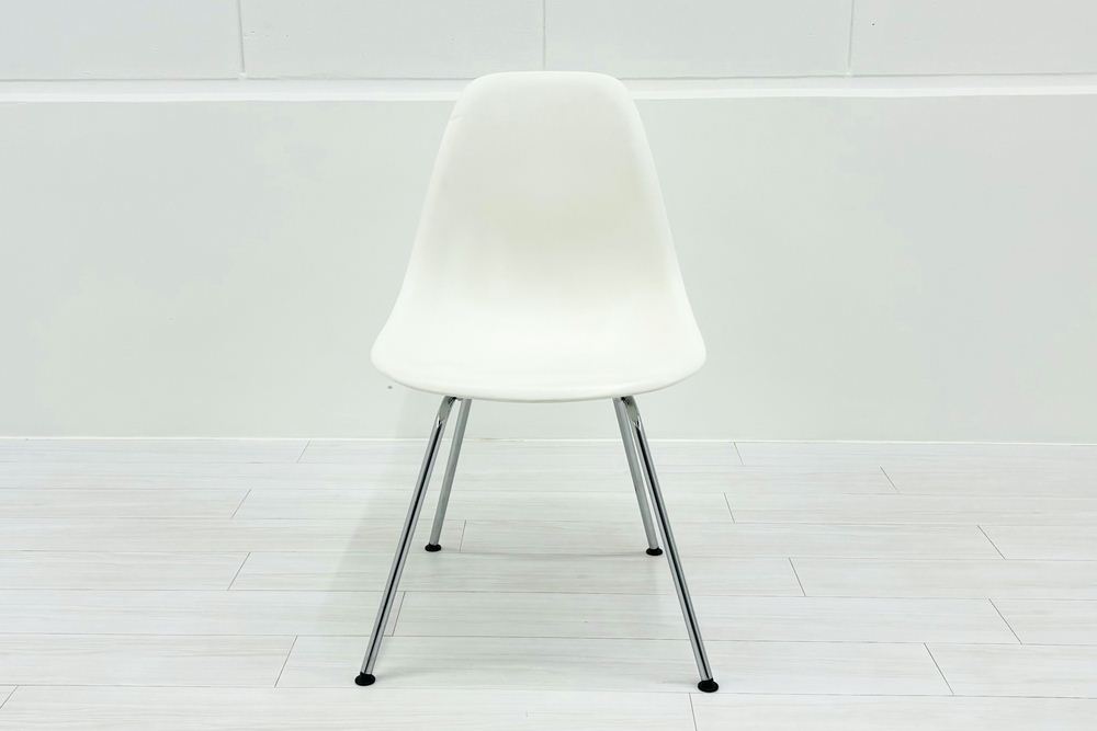 Vitra Eames ヴィトラ イームズチェア 中古 プラスチックチェア Hベース ホワイトの画像
