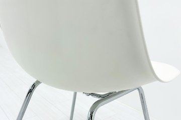 Vitra Eames ヴィトラ イームズチェア 中古 プラスチックチェア Hベース ホワイトの画像