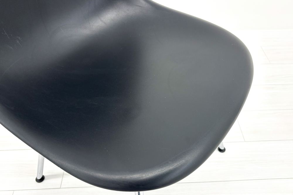 Vitra Eames ヴィトラ イームズチェア 中古 プラスチックチェア Hベース ブラックの画像