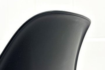 Vitra Eames ヴィトラ イームズチェア 中古 プラスチックチェア Hベース ブラックの画像