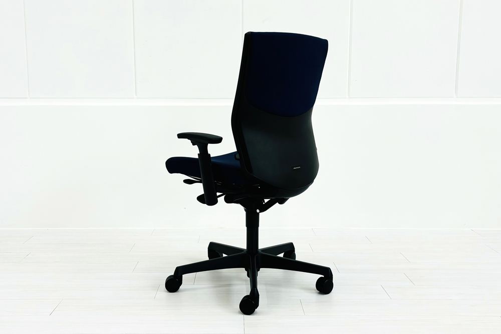 エスクードチェア オカムラ 中古 事務椅子 中古オフィスチェア 中古オフィス家具 OKAMURA 可動肘 ハイバック ダークブルーの画像