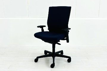 エスクードチェア オカムラ 中古 事務椅子 中古オフィスチェア 中古オフィス家具 OKAMURA 可動肘 ハイバック ダークブルーの画像