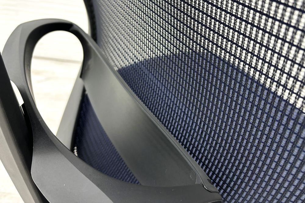 サブリナチェア 中古 オカムラ Sabrina ハイバック 肘無 中古オフィス家具 事務椅子 オフィスチェア ダークブルーの画像