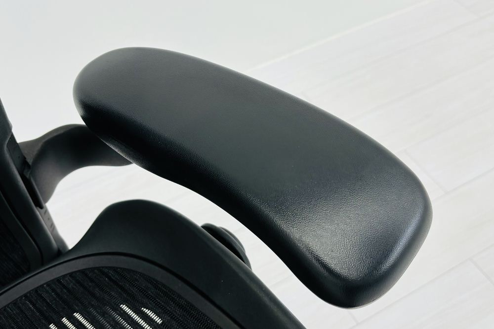 ハーマンミラー アーロンチェア 中古 Bサイズ スタンダード ランバーサポート Herman Miller Aeron Chairs 中古オフィス家具 メッシュの画像