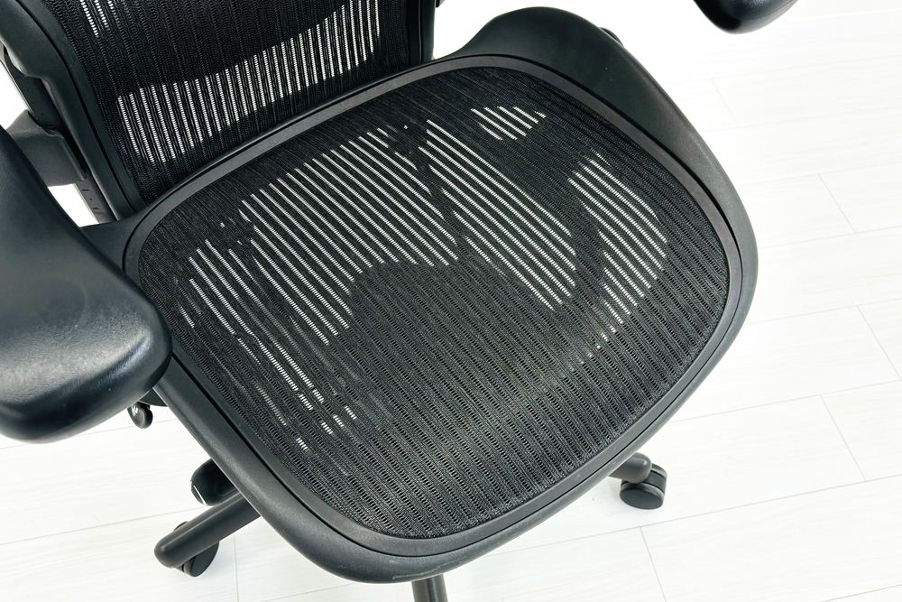 ハーマンミラー アーロンチェア 中古 Bサイズ スタンダード ランバーサポート Herman Miller Aeron Chairs 中古オフィス家具 メッシュの画像