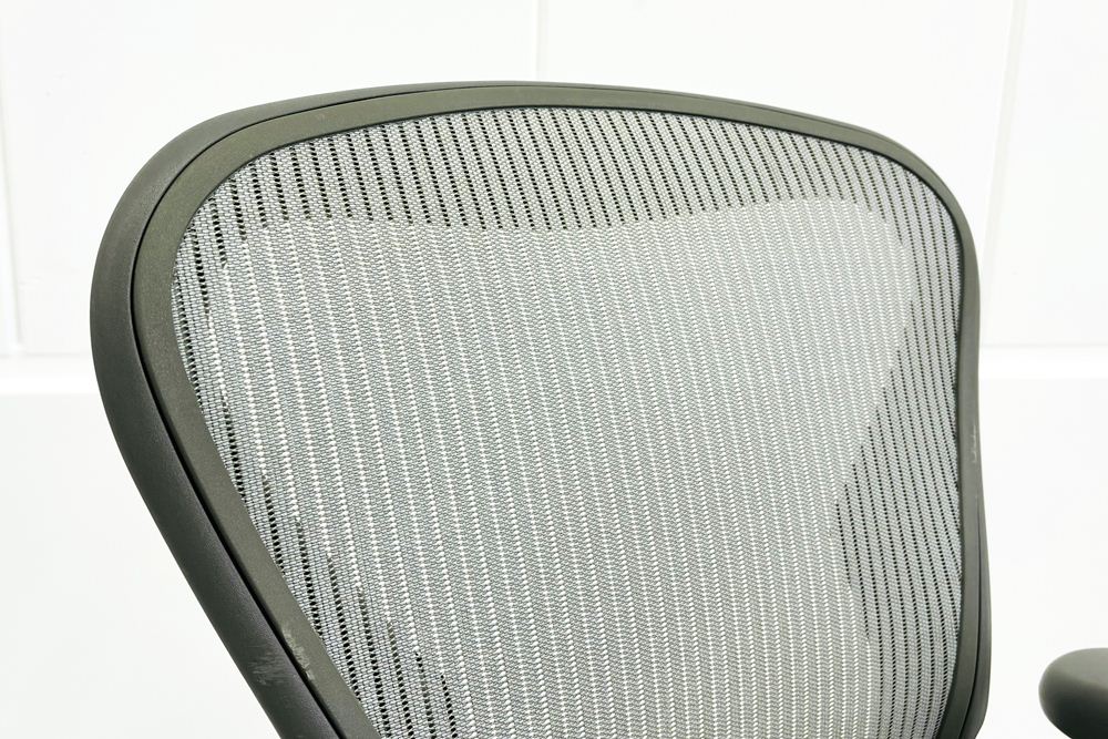 ハーマンミラー アーロンチェア 中古 Bサイズ スタンダード Herman Miller Aeron Chairs 中古オフィス家具 グレーの画像