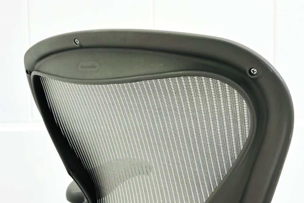 ハーマンミラー アーロンチェア 中古 Bサイズ スタンダード Herman Miller Aeron Chairs 中古オフィス家具 グレーの画像