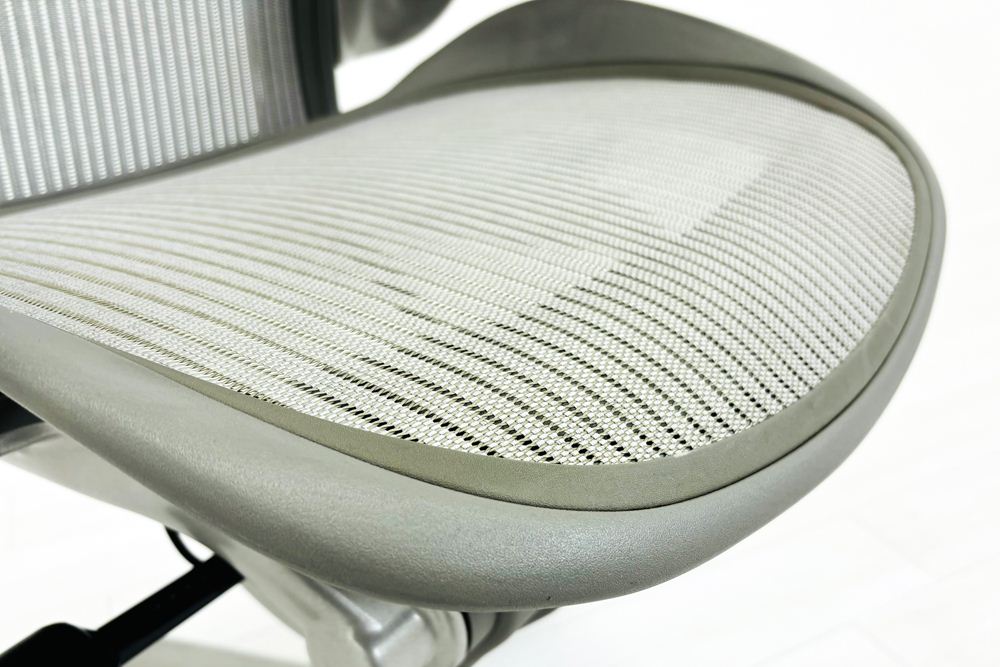 ハーマンミラー アーロンチェア 中古 Bサイズ スタンダード Herman Miller Aeron Chairs 中古オフィス家具 グレーの画像
