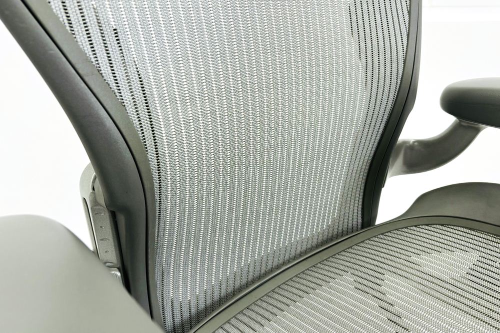 ハーマンミラー アーロンチェア 中古 Bサイズ スタンダード Herman Miller Aeron Chairs 中古オフィス家具 グレーの画像