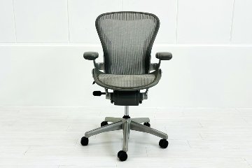 ハーマンミラー アーロンチェア 中古 Bサイズ スタンダード Herman Miller Aeron Chairs 中古オフィス家具 グレーの画像