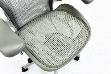 ハーマンミラー アーロンチェア 中古 Bサイズ スタンダード Herman Miller Aeron Chairs 中古オフィス家具 グレーの画像