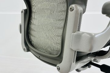 ハーマンミラー アーロンチェア 中古 Bサイズ スタンダード タキシードメッシュ Herman Miller Aeron Chairs 中古オフィス家具 グレーの画像