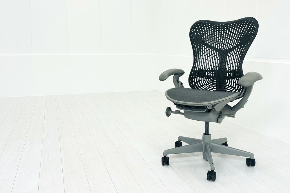 ハーマンミラー ミラチェア 中古チェア Herman Miller Mirra Chair メッシュ 事務椅子 中古オフィス家具 MR113AAMの画像