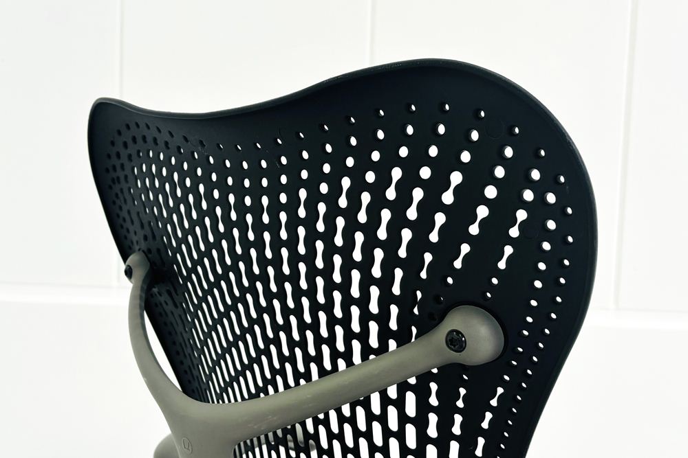 ハーマンミラー ミラチェア 中古チェア Herman Miller Mirra Chair メッシュ 事務椅子 中古オフィス家具 MR113AAMの画像