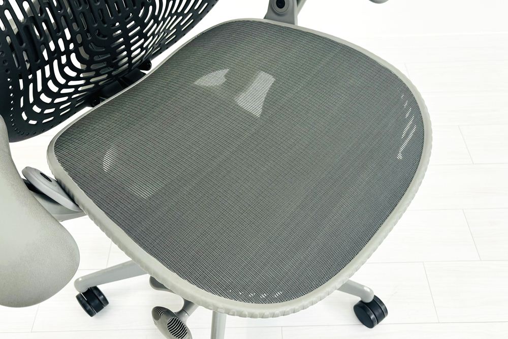 ハーマンミラー ミラチェア 中古チェア Herman Miller Mirra Chair メッシュ 事務椅子 中古オフィス家具 MR113AAMの画像